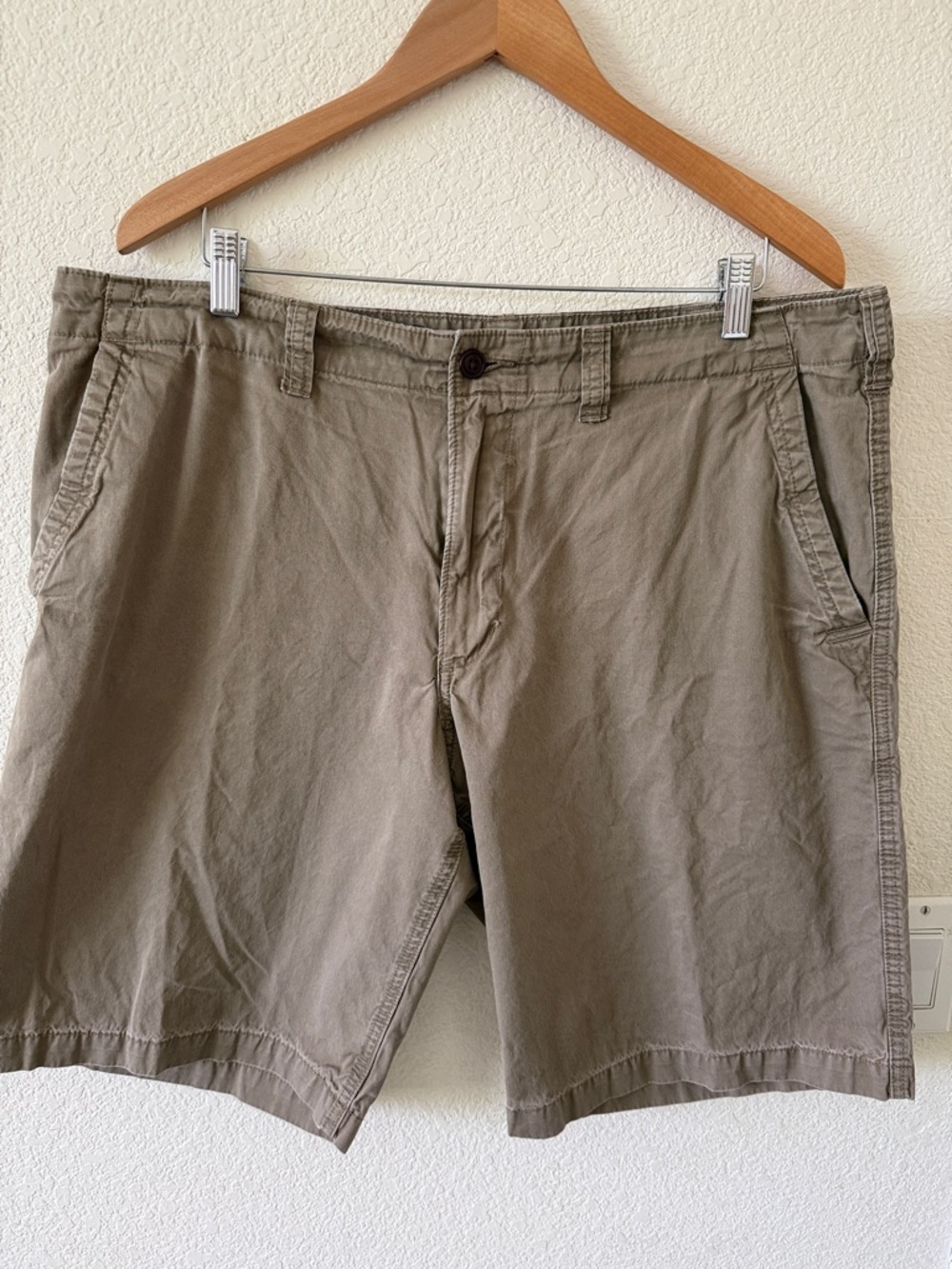 Eddie Bauer 38” Waist 100% Sturdy Cotton Shorts, Dark Tan